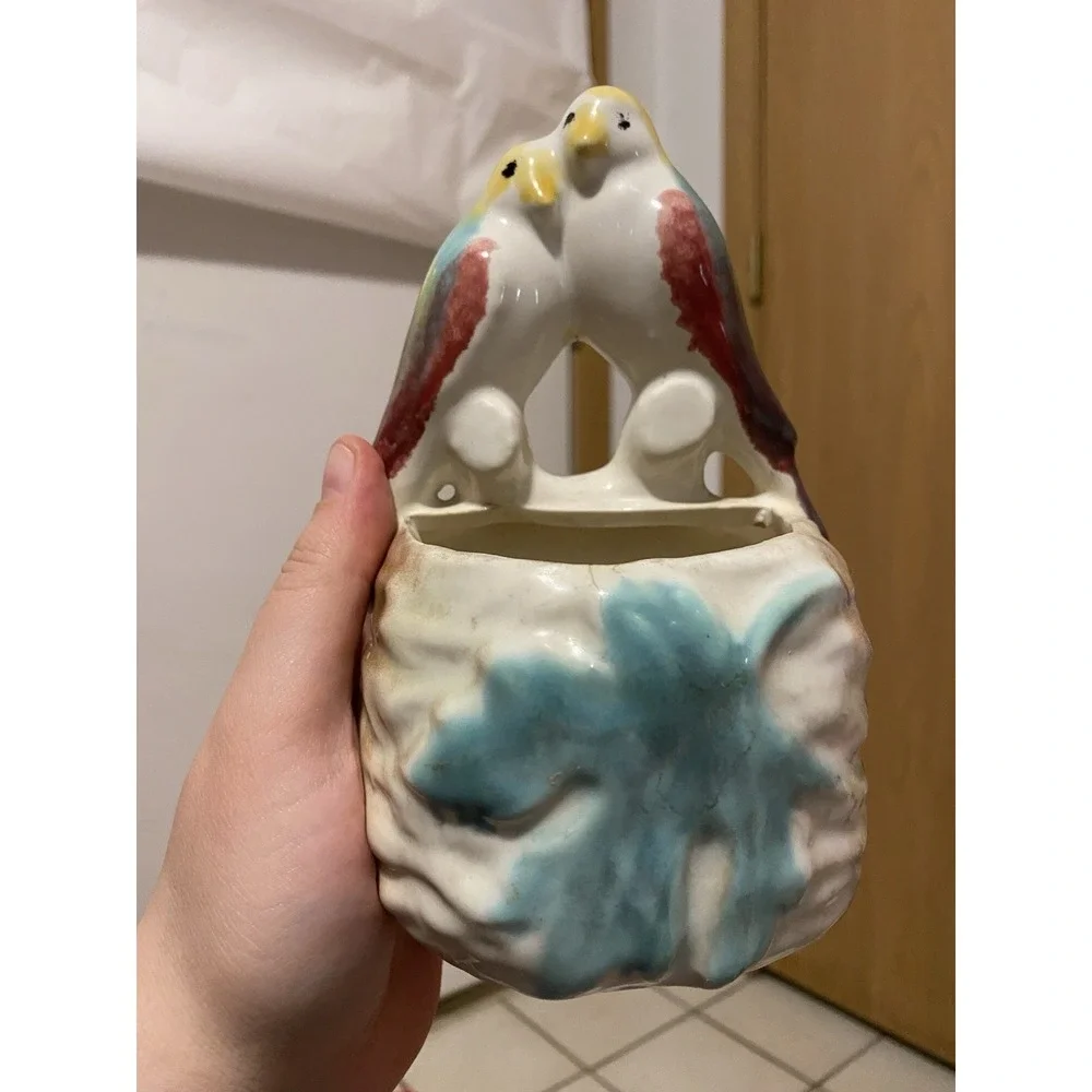 LOVE BIRD PERCHED PARROTS CERAMIC GLAZED WALL POCKET PLANTER VINTAGE
